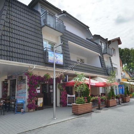 Pod Delfinem Rewal Apartment Exterior photo