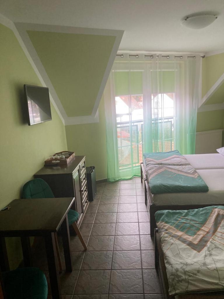Pod Delfinem Rewal Apartment Exterior photo